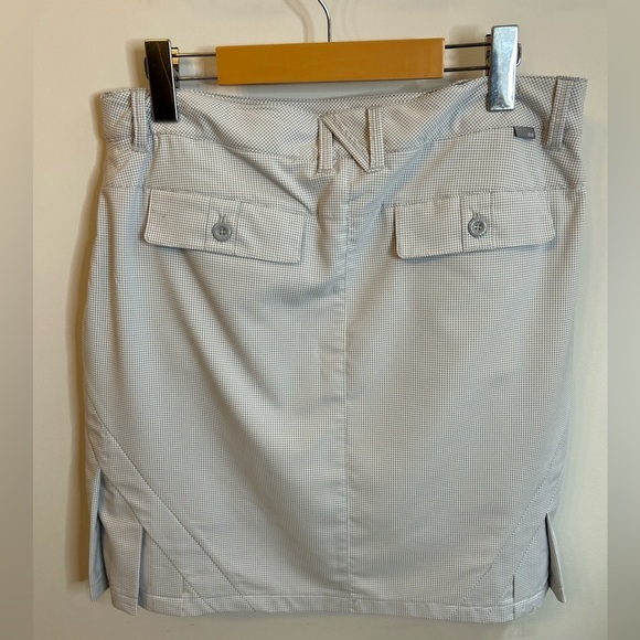 N’Vo | Checkered Golf Skort with Pleats | White, Gray | Size 10 - Picture 3 of 9